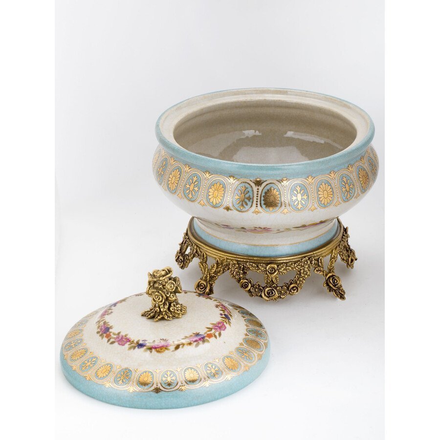 Шкатулка (Фарфор с бронзой 1895г.)